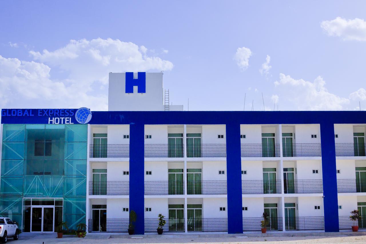 Global Express Hotel Escárcega エクステリア 写真