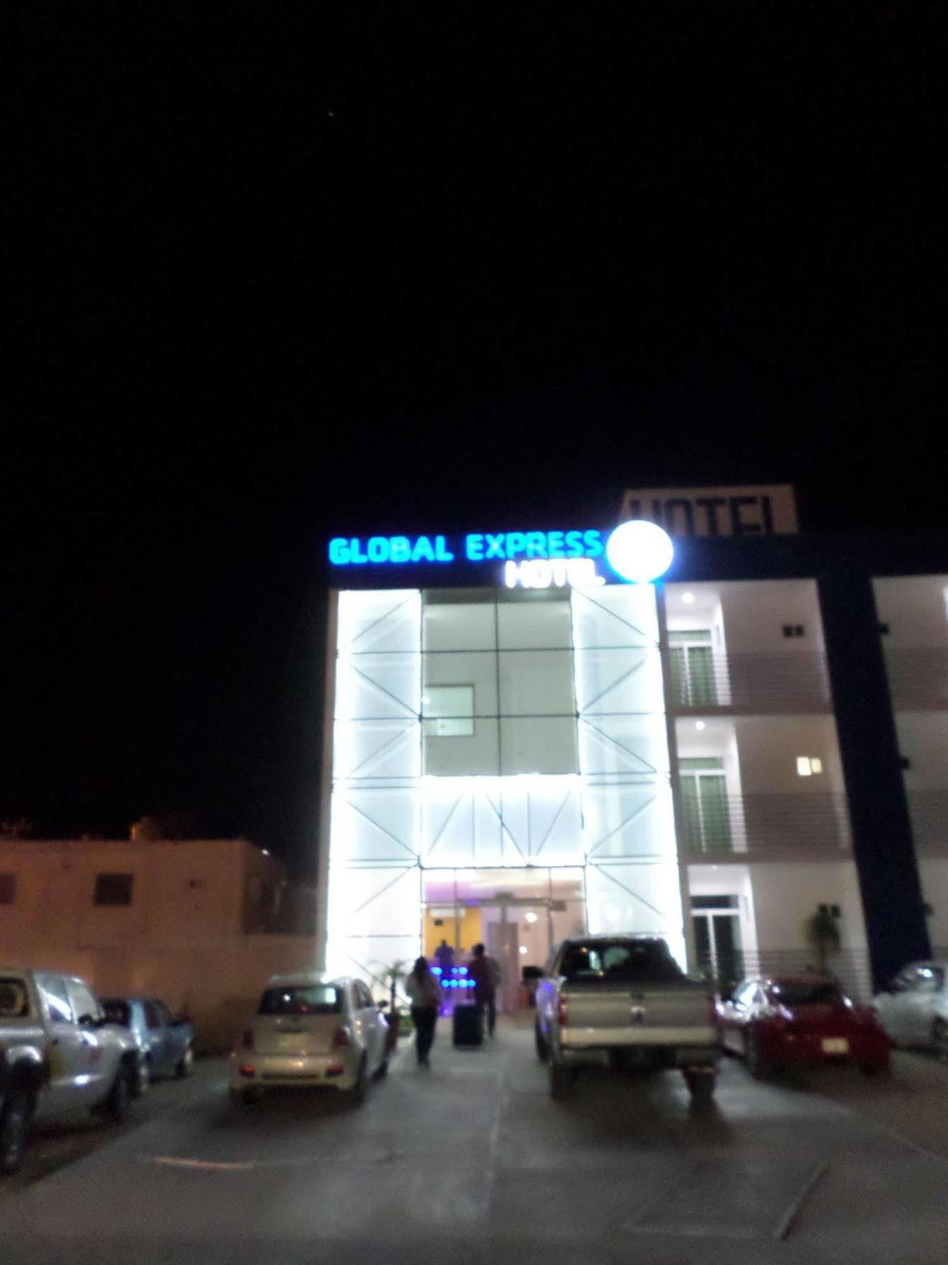 Global Express Hotel Escárcega エクステリア 写真