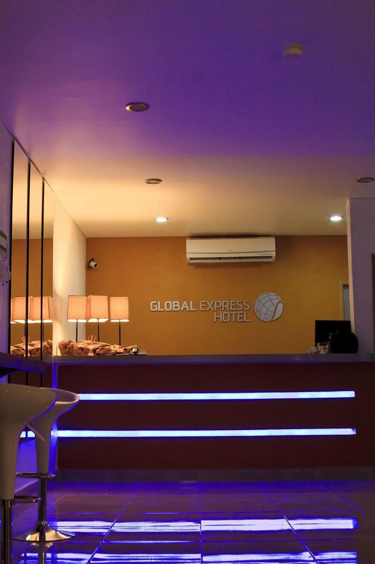 Global Express Hotel Escárcega エクステリア 写真